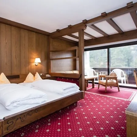 Hotel Am Wolfgrubenersee 3*